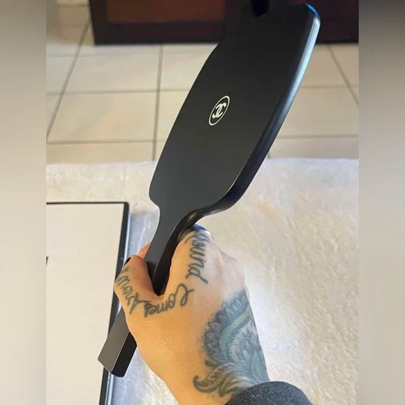 CHANEL CC Logo Black Hand Mirror - Picture 7 of 11